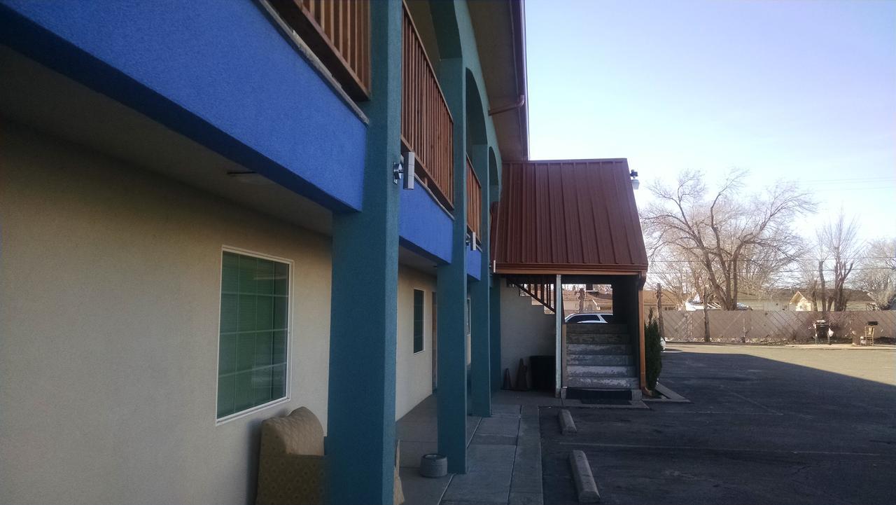 ארטסיה La Hacienda Inn מראה חיצוני תמונה