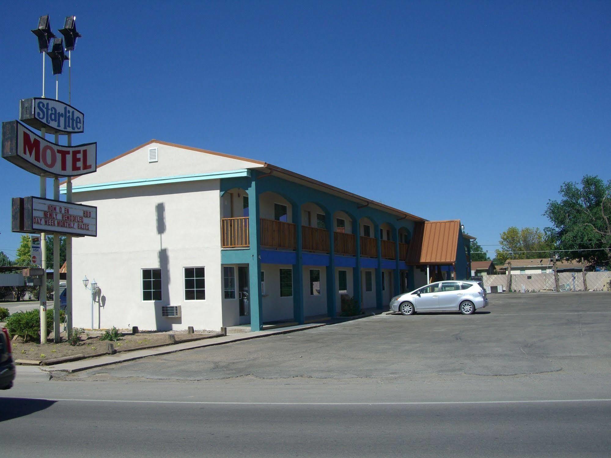 ארטסיה La Hacienda Inn מראה חיצוני תמונה