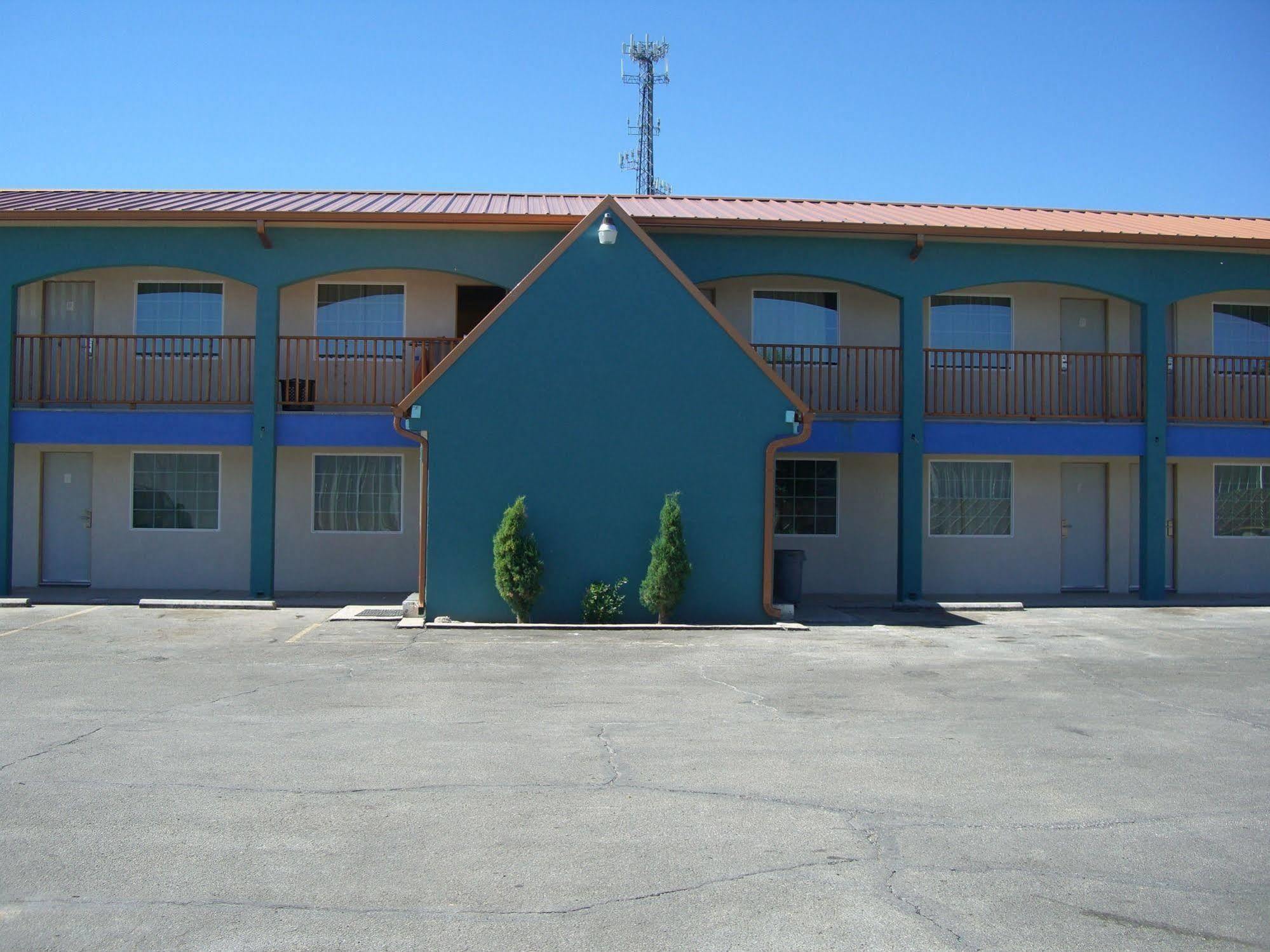 ארטסיה La Hacienda Inn מראה חיצוני תמונה
