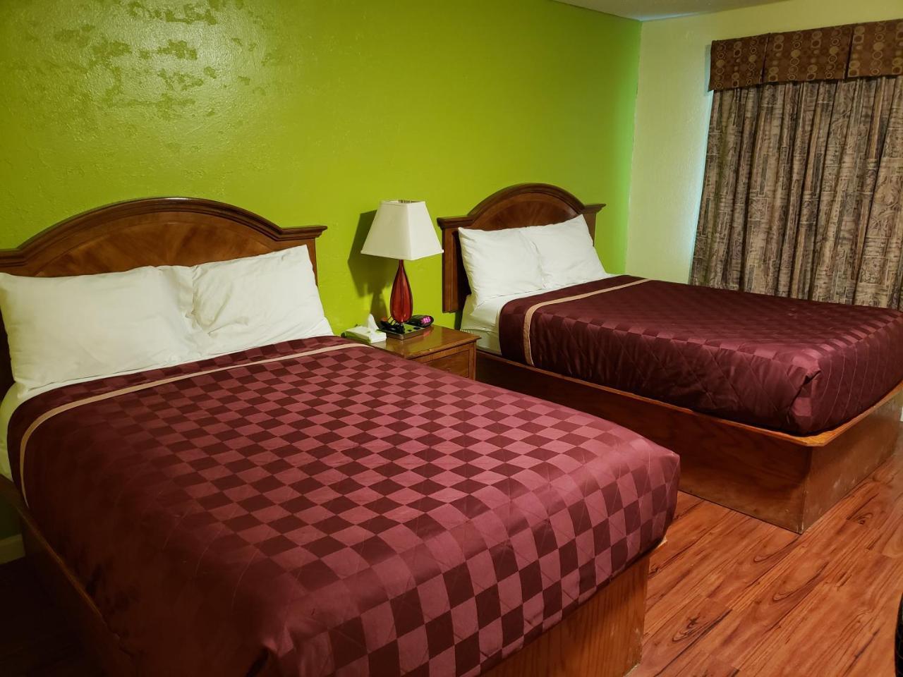 ארטסיה La Hacienda Inn מראה חיצוני תמונה